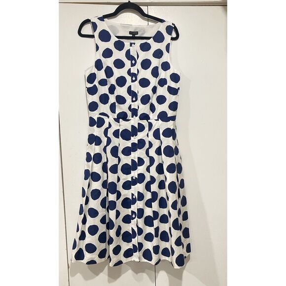Talbots Dress Sz. 8 Polka Dot White Navy Button Pleat Fit Flare Sleeveless Belt - Picture 2 of 16